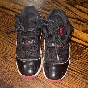 Jordan Kids Black and Red Low-Top Sneakers